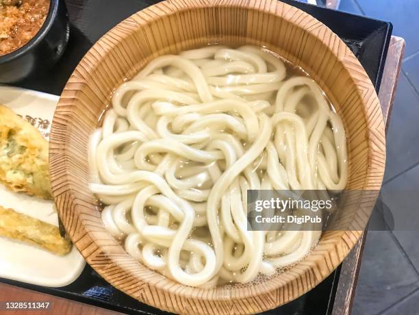 kamaage udon, sanuki udon - udon noodles stock pictures, royalty-free photos & images