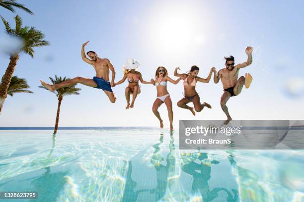 Middle Friends Pool 2,504 Friends Floating Swimming Pool Stock Photos, High-Res Pictures ...