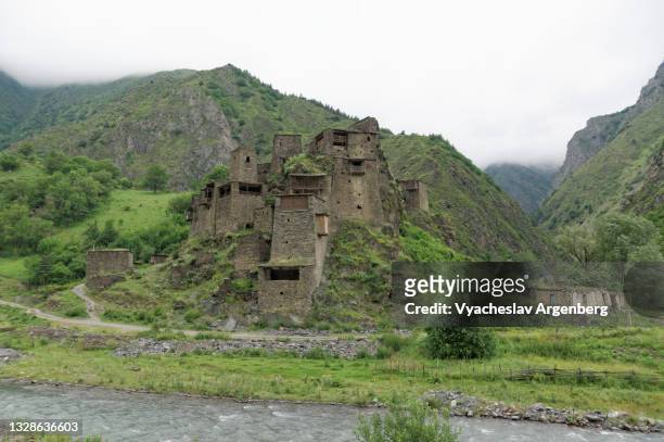 shatili medieval castle, north caucasus, georgia - argenberg stock pictures, royalty-free photos & images