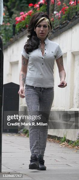 COVERAGE** Amy Winehouse Seen For The Last Time In Public On A Walk