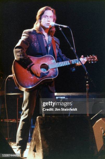 Singer songwriter Jim Lauderdale performs at First Avenue nightclub in Minneapolis, Minnesota on February 11, 1995.