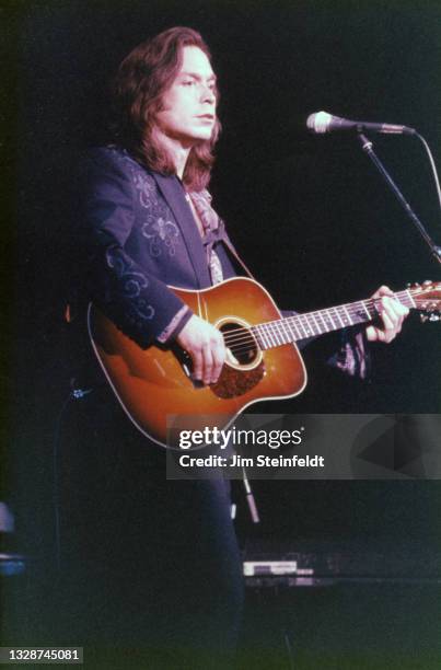 Singer songwriter Jim Lauderdale performs at First Avenue nightclub in Minneapolis, Minnesota on February 11, 1995.