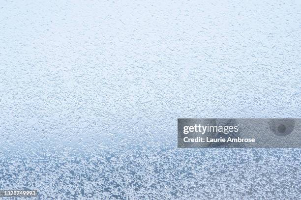 ice on window - vorst stockfoto's en -beelden