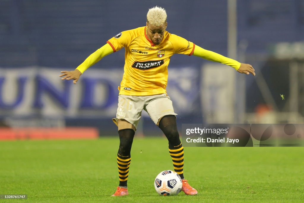Velez v Barcelona SC - Copa CONMEBOL Libertadores 2021