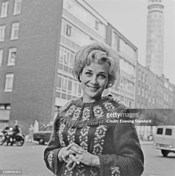 English actress Sylvia Syms in Fitzrovia, London, UK, 27th September 1965. She has just been signed to play Peter Pan on the stage.