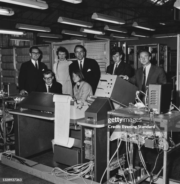 Rare Computer Experts 142 1965 Computer Stock Photos, High-Res Pictures, and Images - Getty ...