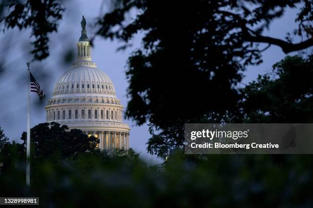 the u.s. capitol building - kongressversammlung stock-fotos und bilder