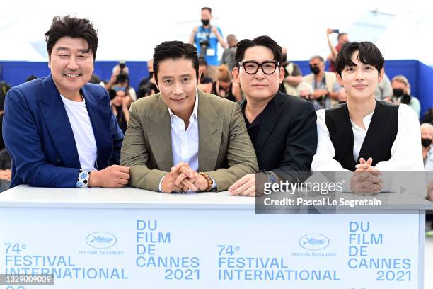 Song Kang-ho, Lee Byung-hun, Director Han Jae-rim and Yim Si-wan attend the "Bi-Sang-Seon-Eon/Emergency Declaration" photocall during the 74th annual...