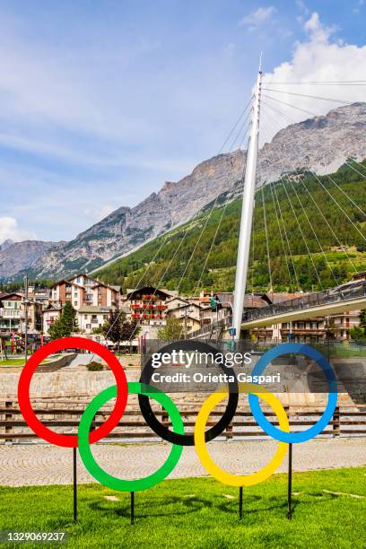 bormio &les jeux olympiques (lombardie, italie) - jeux olympiques photos et images de collection