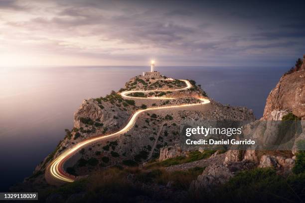 formentor lighthouse - montrer photos et images de collection