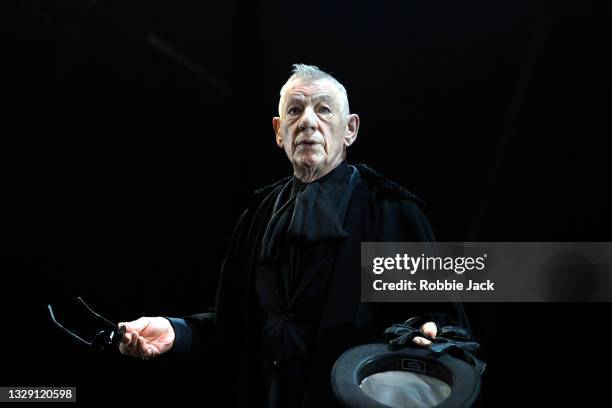 Sean Mathias Shakespeares Hamlet Photos and Premium High Res Pictures - Getty Images