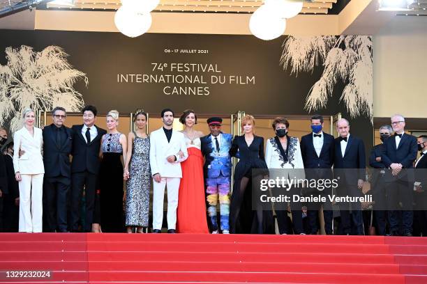 Jury members : Jessica Hausner, Kleber Mendonça Filho, Song Kang-Ho, Mélanie Laurent, Mati Diop, Tahar Rahim, Maggie Gyllenhaal, Jury president and...