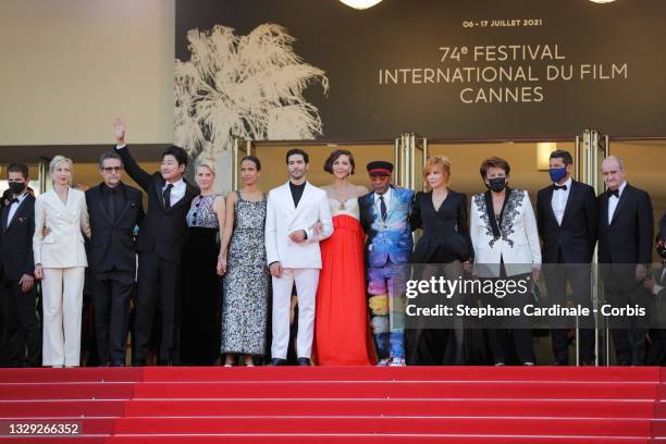 Jury members : Jessica Hausner, Kleber Mendonça Filho, Song Kang-Ho, Mélanie Laurent, Mati Diop, Tahar Rahim, Maggie Gyllenhaal, Jury president and...