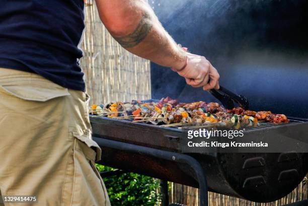 barbecue - grillen stock-fotos und bilder