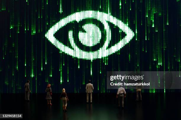 matrix: el gran hermano te está mirando - paranoia fotografías e imágenes de stock