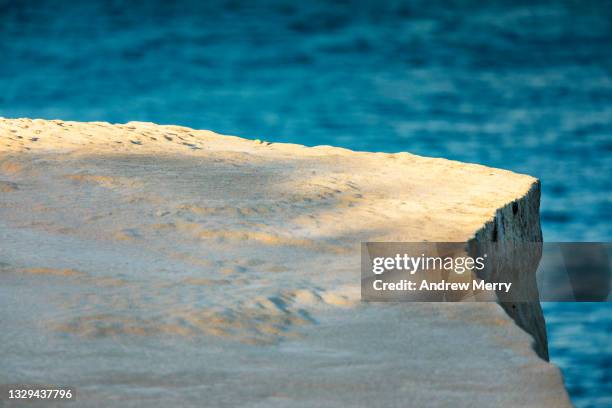 wedding cake rock, close up, royal national park, sydney - 砂岩 ストックフォトと画像