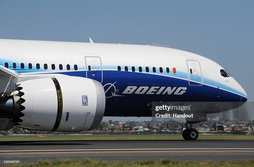 Boeing 787 Dreamliner Arrives In Sydney