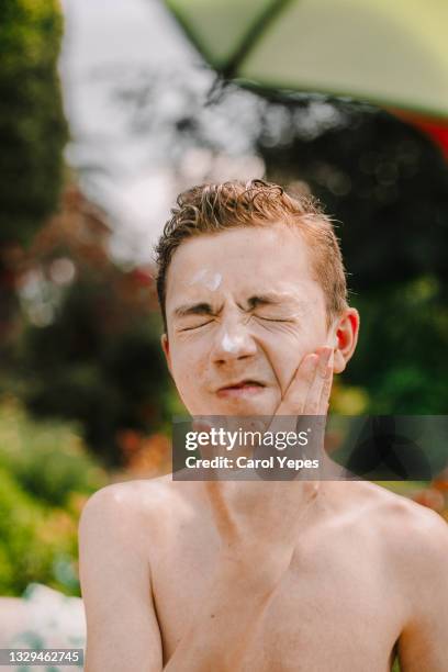 Bot Sunbaking 2,584 Boys Sunbathing Stock Photos, High-Res Pictures, and Images ...