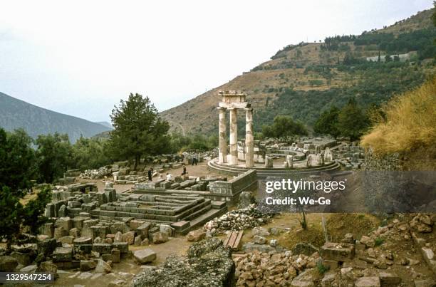 the oracle of delphi on mount parnassus in the south of mainland greece. - southern peloponnese stock pictures, royalty-free photos & images
