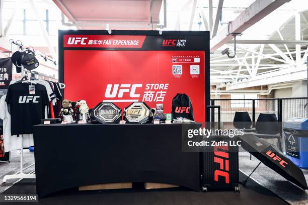 151 Ufc Store Stock Photos, High-Res Pictures, and Images - Getty Images