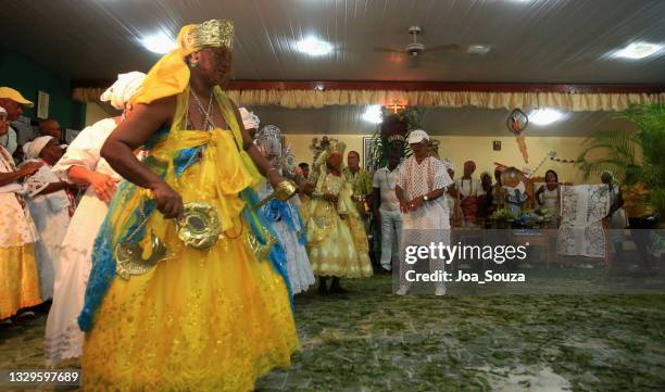 celebração religiosa de adeptos do candomblé - oxum - fotografias e filmes do acervo