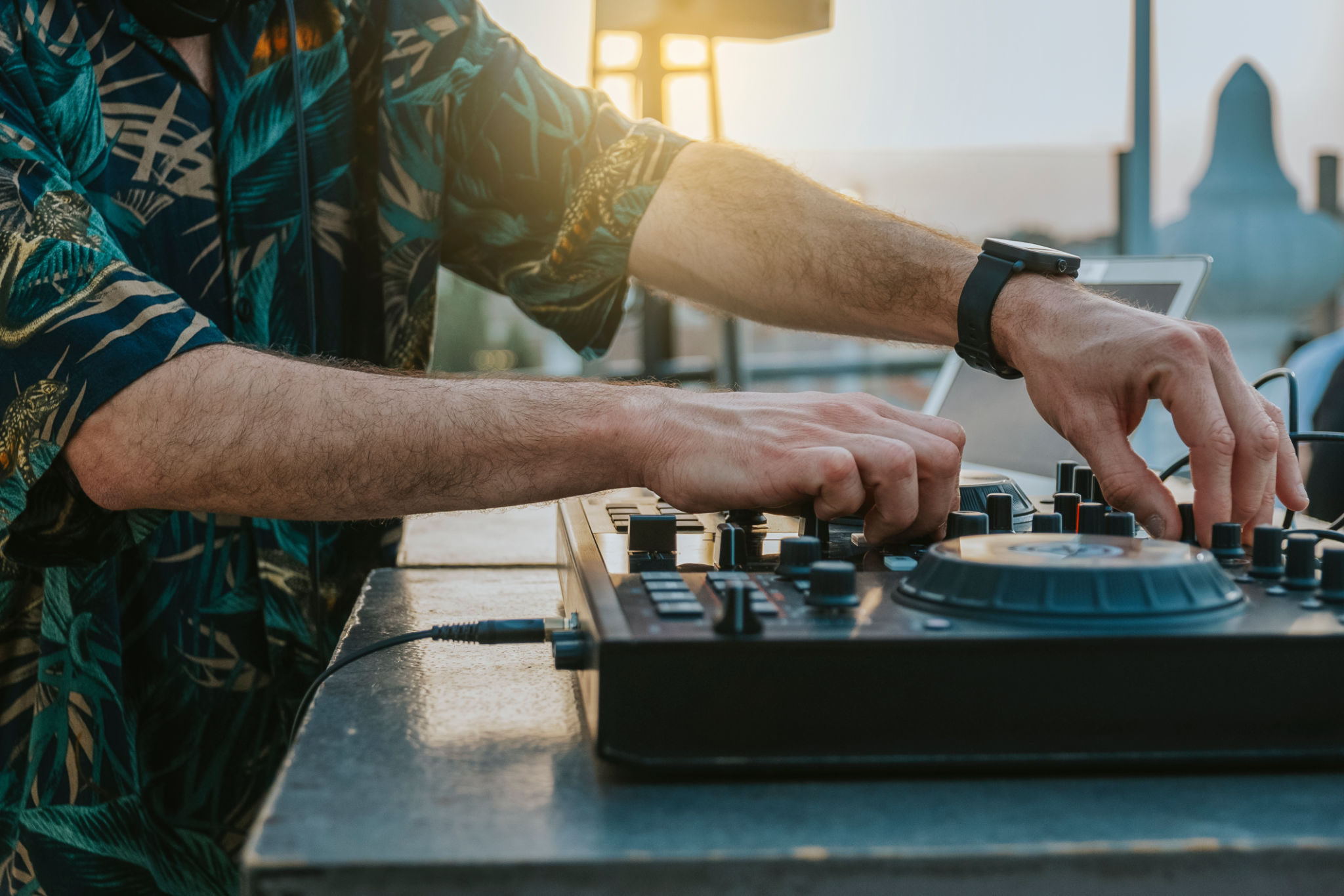 dj spinning
