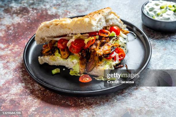 vegetarian doner kebab - kebab stock-fotos und bilder