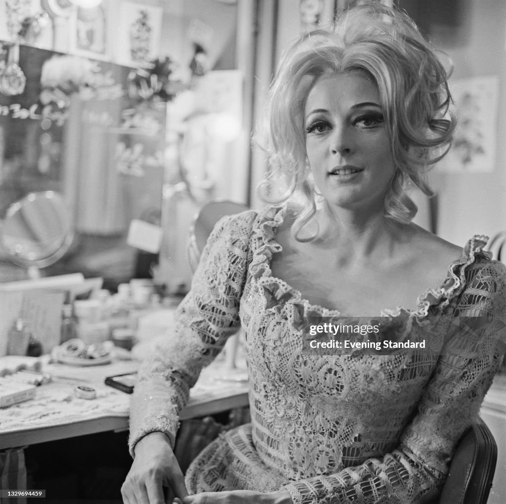 Maggie Smith As Beatrice