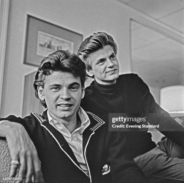 American rock and roll duo The Everly Brothers, UK, 8th May 1965. They are brothers Phil and Don Everly.