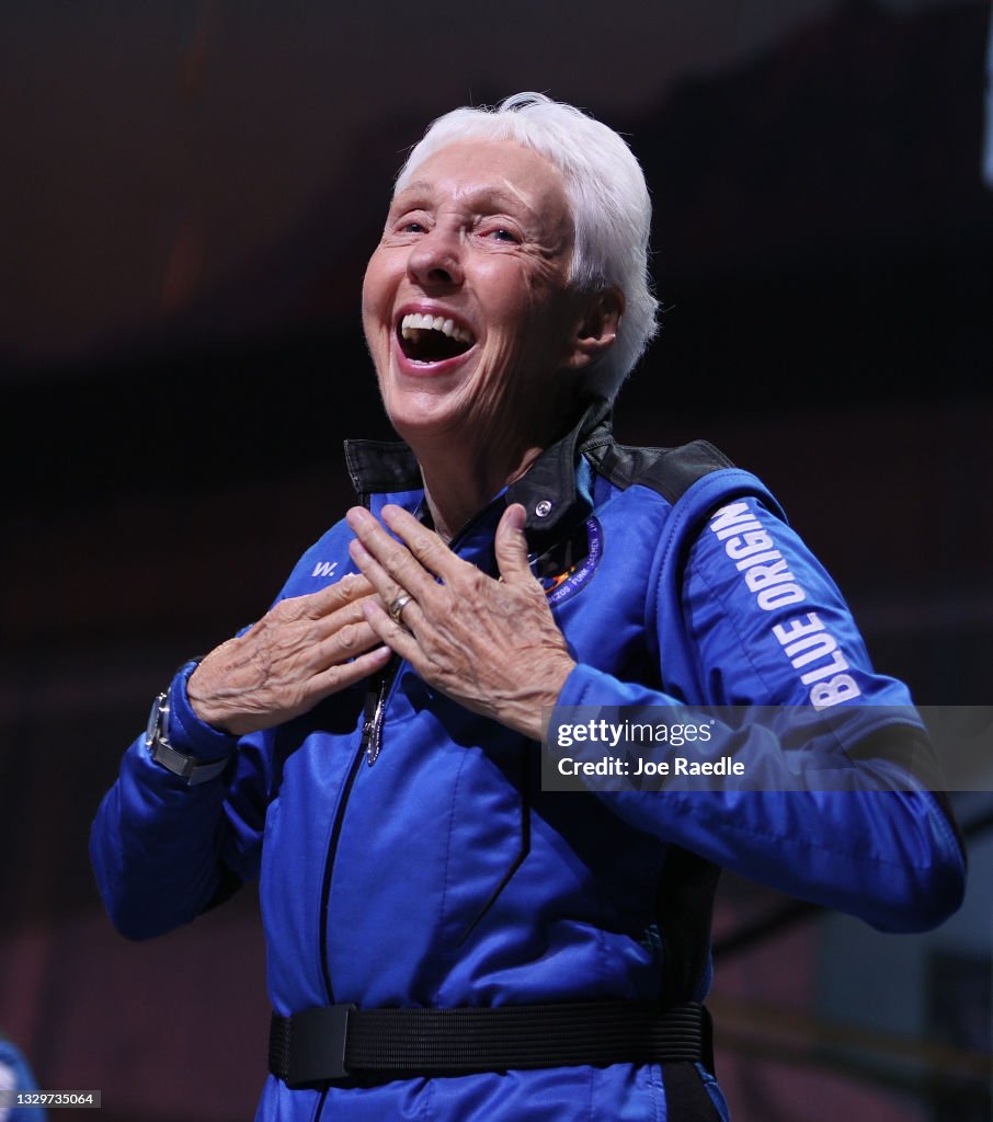 Jeff Bezos' Blue Origin New Shepard Space Vehicle Flies The Billionaire And Other Passengers To Space