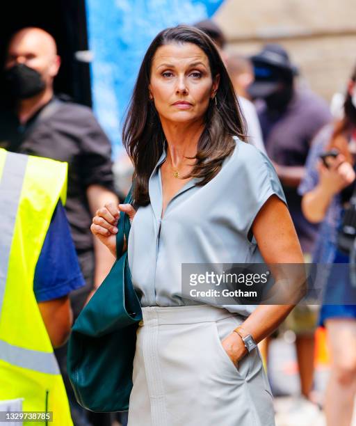 bridget-moynahan-is-seen-on-location-for-and-just-like-that-on-july-20-2021-in-new-york-city.jpg