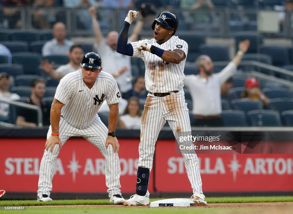 Philadelphia Phillies v New York Yankees