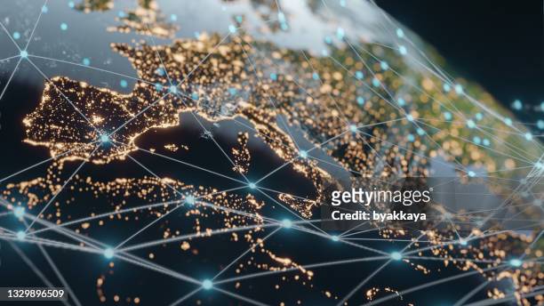 planet earth at night  global connections, - equipamento de telecomunicações imagens e fotografias de stock