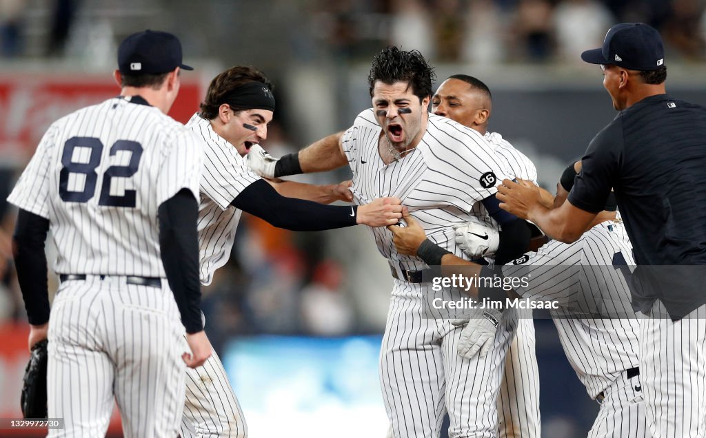 Philadelphia Phillies v New York Yankees