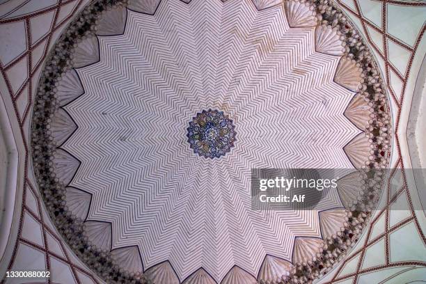 humayun's tomb dome in new delhi, india - islam temple stock pictures, royalty-free photos & images