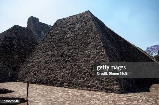 tenayuca pyramid (pirámide de tenayuca), san bartolo tenayuca, tlalnepantla de baz in mexico state, mexico - of aztecs stock pictures, royalty-free photos & images