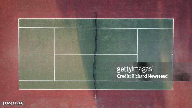 tennis court - tennis court stock pictures, royalty-free photos & images