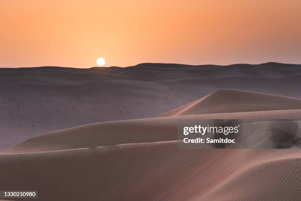 landscape of wahiba sands, famous oman desert destination for safaris and night camps. - arabian desert adventure night stock pictures, royalty-free photos & images