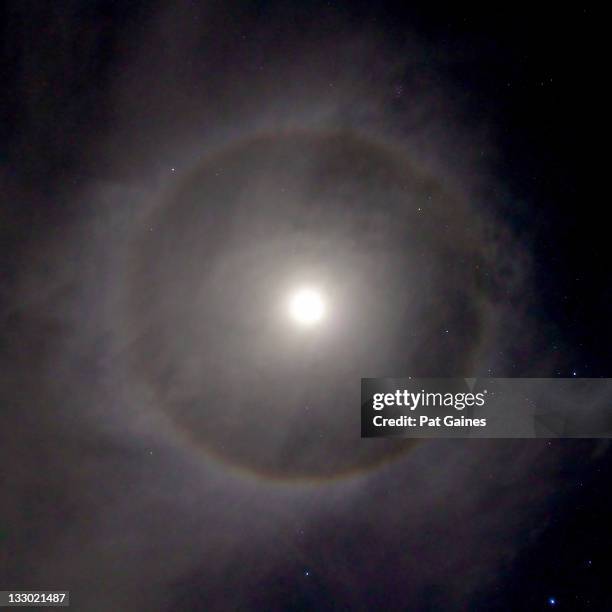 moonbow - moonbow fotografías e imágenes de stock