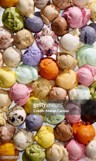 ice cream scoops - pistachio ice cream stock pictures, royalty-free photos & images