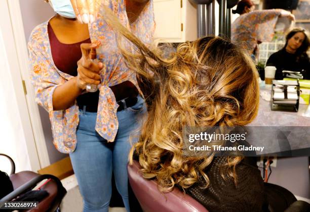 941 Beauty Salon Hair Rollers Photos and Premium High Res Pictures - Getty Images 941 Beauty Salon Hair Rollers Photos and Premium High Res Pictures - Getty Images