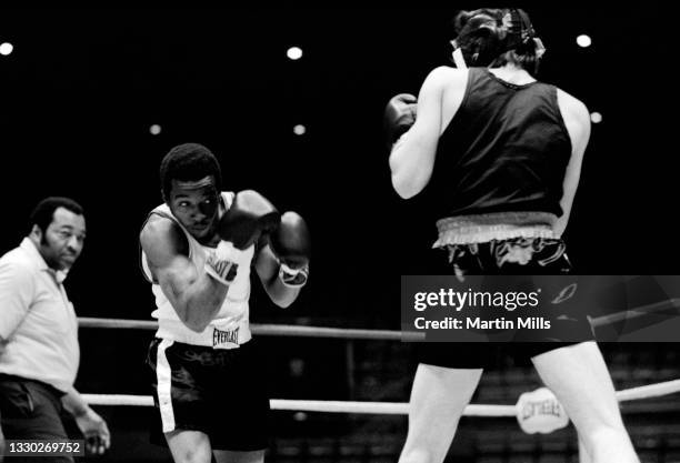 Amateur boxer Bobby Lee Hunter of the United States fights amateur boxer Gary Griffin of the United States during their light flyweight match on...