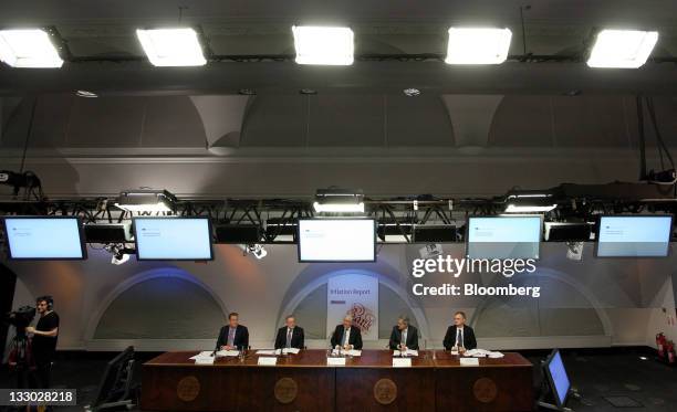 Left to right, Spencer Dale, chief economist of the Bank of England, Charles Bean, deputy governor of the Bank of England, Mervyn King, governor of...