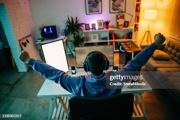 i beat it - gaming station stock pictures, royalty-free photos & images