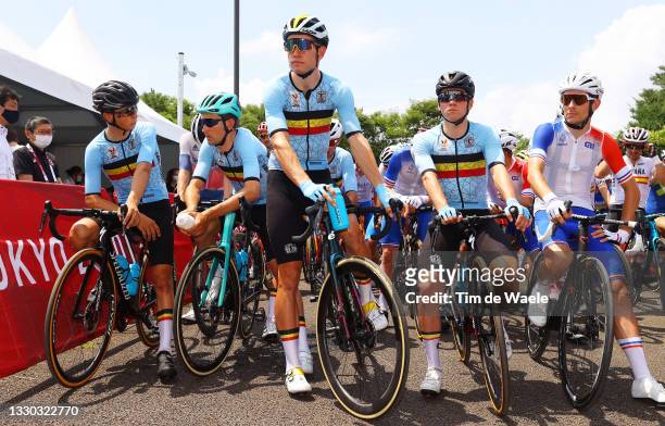 Mauri Vansevenant, Tiesj Benoot, Wout van Aert, Remco Evenepoel and Guillaume Martin of Team France prior to the Men's road race on day one of the...