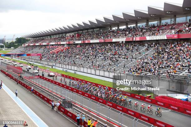 Rafal Majka, Michal Kwiatkowski, Maciej Bodnar of Team Poland, Jan Tratnik of Team Slovenia & the peloton passing through Fuji International Speedway...