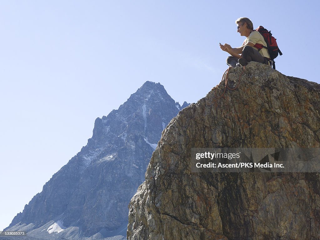 Climber sends text from mountain summit