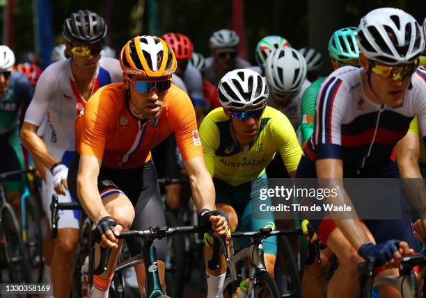 Tom Dumoulin of Team Netherlands & Richie Porte of Team Australia during the Men's road race at the Fuji International Speedway on day one of the...