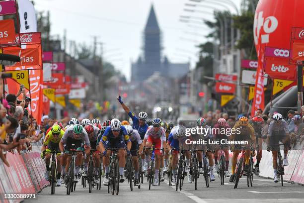 Michael Schwarzmann of Germany and Team Bora - Hansgrohe, Fabio Jakobsen of Netherlands and Team Deceuninck - Quick-Step, Dries Van Gestel of Belgium...