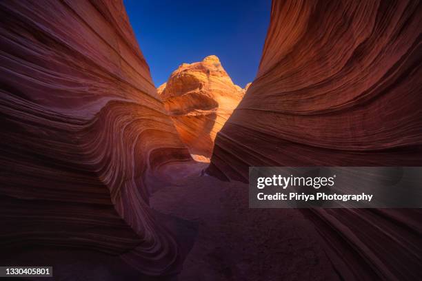 the wave in arizona - the wave coyote buttes stock pictures, royalty-free photos & images